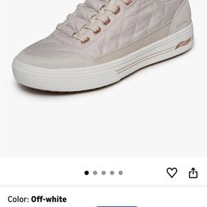 Skechers Off-White Arcade Cuddle Cozy NIB